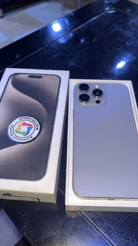 آيفون ١٥ برو ماكس • ٢٥٦ • بطارية ٨٢