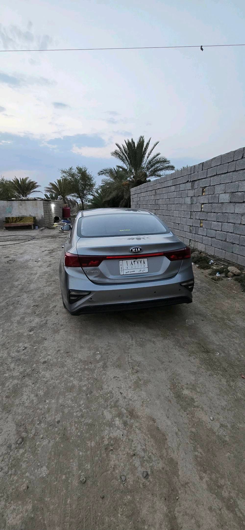كيا سيراتو موديل 21 خليحي 
محرك 1600 كير  cvt
سياره بيها الباب الصدر الايمن صبغ 
والهلال الايسر تجميل فقط 
كير محرك حداديه كفاله 
تدفئه تبريد كله شغال
السياره نضيفه حيل
رقم السياره ذي قار معوقين بعد سنة ونص يتحول تريد مكاتبه او وكاله السياره نضيفه كلش 
سعر السياره 130بيها مجال بسيط
التواصل *********** واتساب او اتصال فيس ما اتواجد