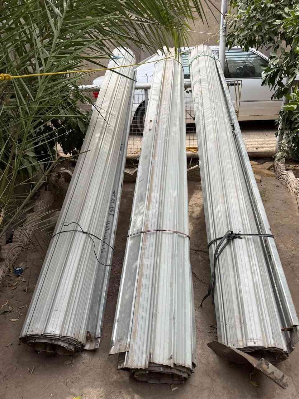 سلام عليكم متوفر ڤنرات 3 للبيع طول 3 مترات والعرض 
 3،5 سعر الواحد 150 الف العنوان نجف حي الزهراء لتواصل 

***********
