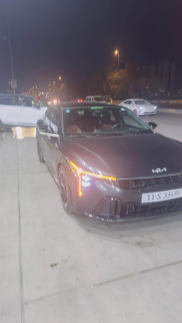 السلام عليكم للبيع كيا كي فور موديل 25جيتي لاين فوول مواصفات اعلى فئة  داخل احمر رقم بغداد حرة 
بصمة ابواب 
بانوراما 
كشنات تدفئة وتبريد 
صندوق ذكي 
حادث السيارة
 موضح بالصور
بيها تبديل قبق جنطة 
وصبغ جاملغ خلفي 
بدون ايرباك 
محرك 2000 دوش المرغوب 
السعر 169 وبيها مجال 
للاستفسار الاتصال ع الرقم ***********
