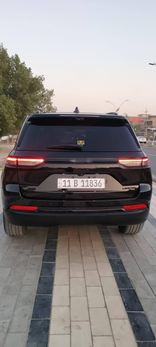 طك كارتون
Jeep Grand Cheroke للبيع
وارد امريكي ضرر جاملغ امامي فقط قطعه وحده فول فول فول مواصفات 
📅 موديل 2024
🔰 فئة Limited
⚙️ دفع رباعي 4×4
🔥 محرك 3.6 لتر V6
⚙️ جير أوتوماتيك 8 سرعات
🚪 SUV بخمسة أبواب
🛞 نظام دفع 4WD
💡 إضاءة LED
📷 كاميرات عدد 5 محيطيه
🅿️ حساسات/مساعد ركن خلفي
👁️ مراقبة النقطة العمياء
🛣️ مثبت سرعة متكيف
🚨 تحذير تصادم أمامي ومساعدة المحافظة على المسار
🔥 مقاعد أمامية تدفئه تبريد
📱 Uconnect وBluetooth ويدعم الملاحة حسب التجهيز
السعر 34 الف يعني 3 دفاتر و 40 ورقه 
العنوان بغداد الدوره 
للاستفسار اكثر اتصال او المراسله عبر الواتساب ***********
