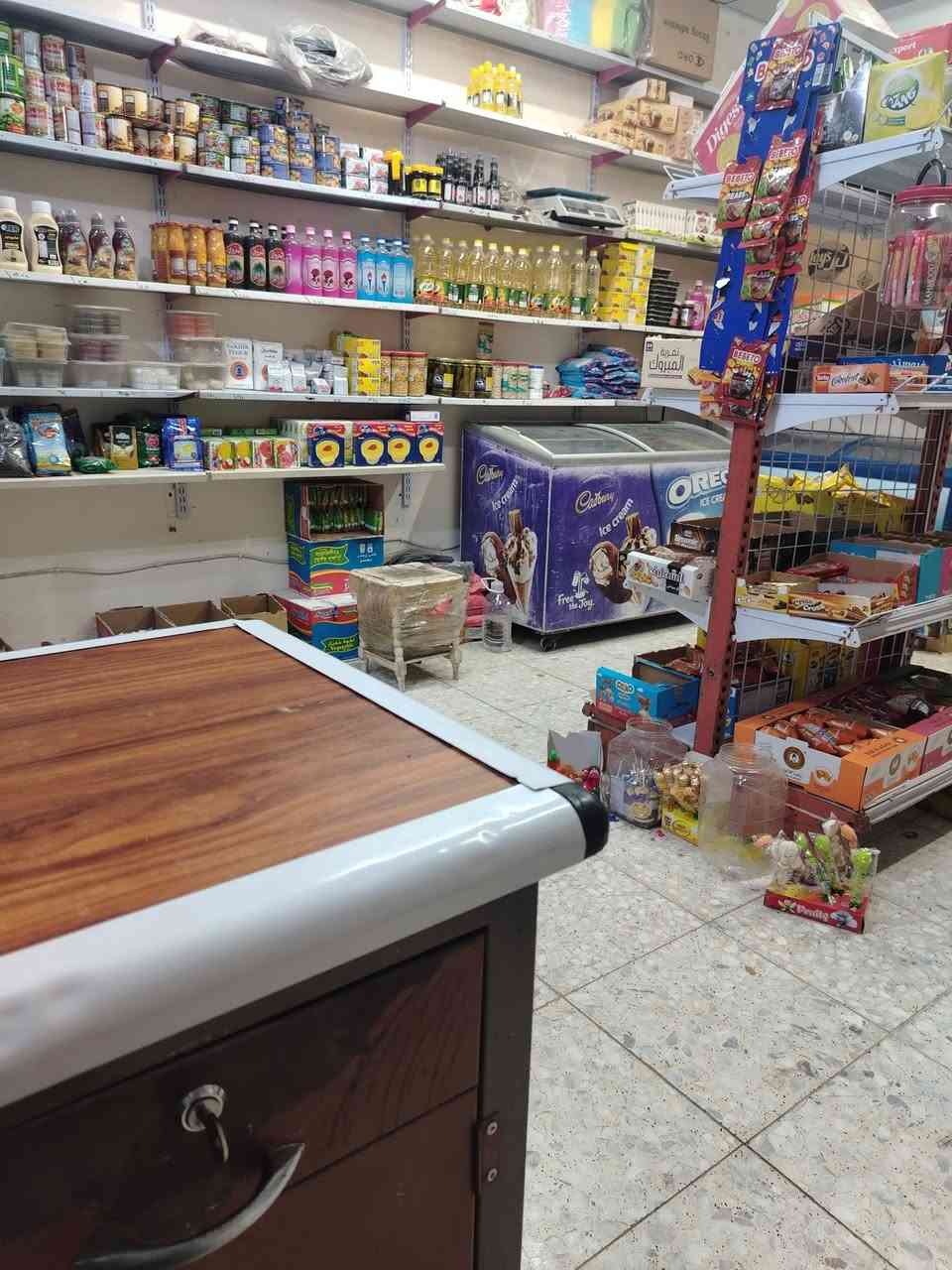 اسوق للبيع بغداد معسكر البلديات تحتوي على ٣ برادت عمودي واحده مل لحوَم اجر المحل  ١٥٠  وسحب ١٢٠ دخل يومي من ٢٠٠ يلا ٢٥٠ هذا رقم صاحب السوق ***********
