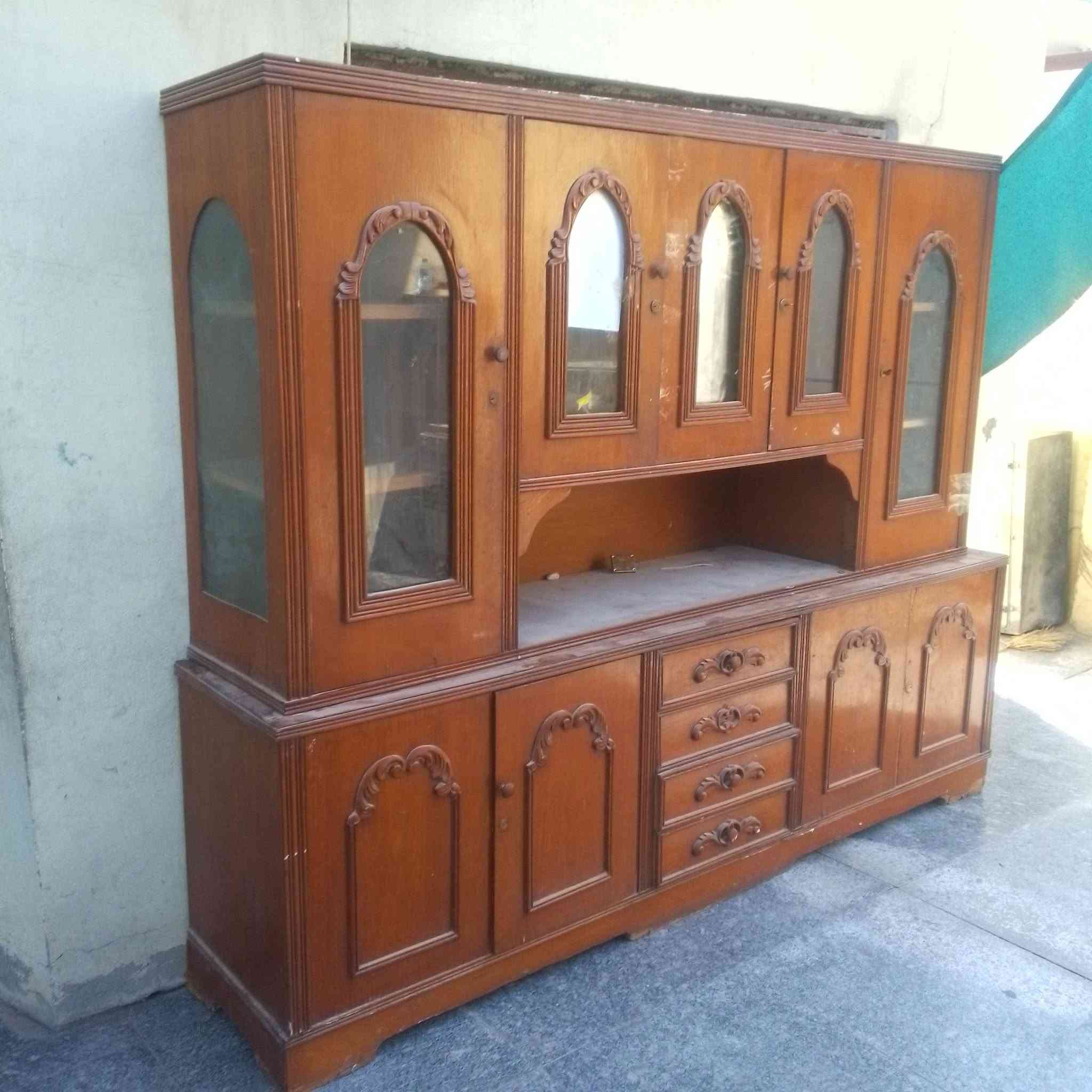 السلام عليكم 
للبيع معرض طابقين يعني منفصل 
شغله صاج بورمي العنوان حي الامام شارع الضغط 
للاستفسار الاتصال على الرقم ***********
