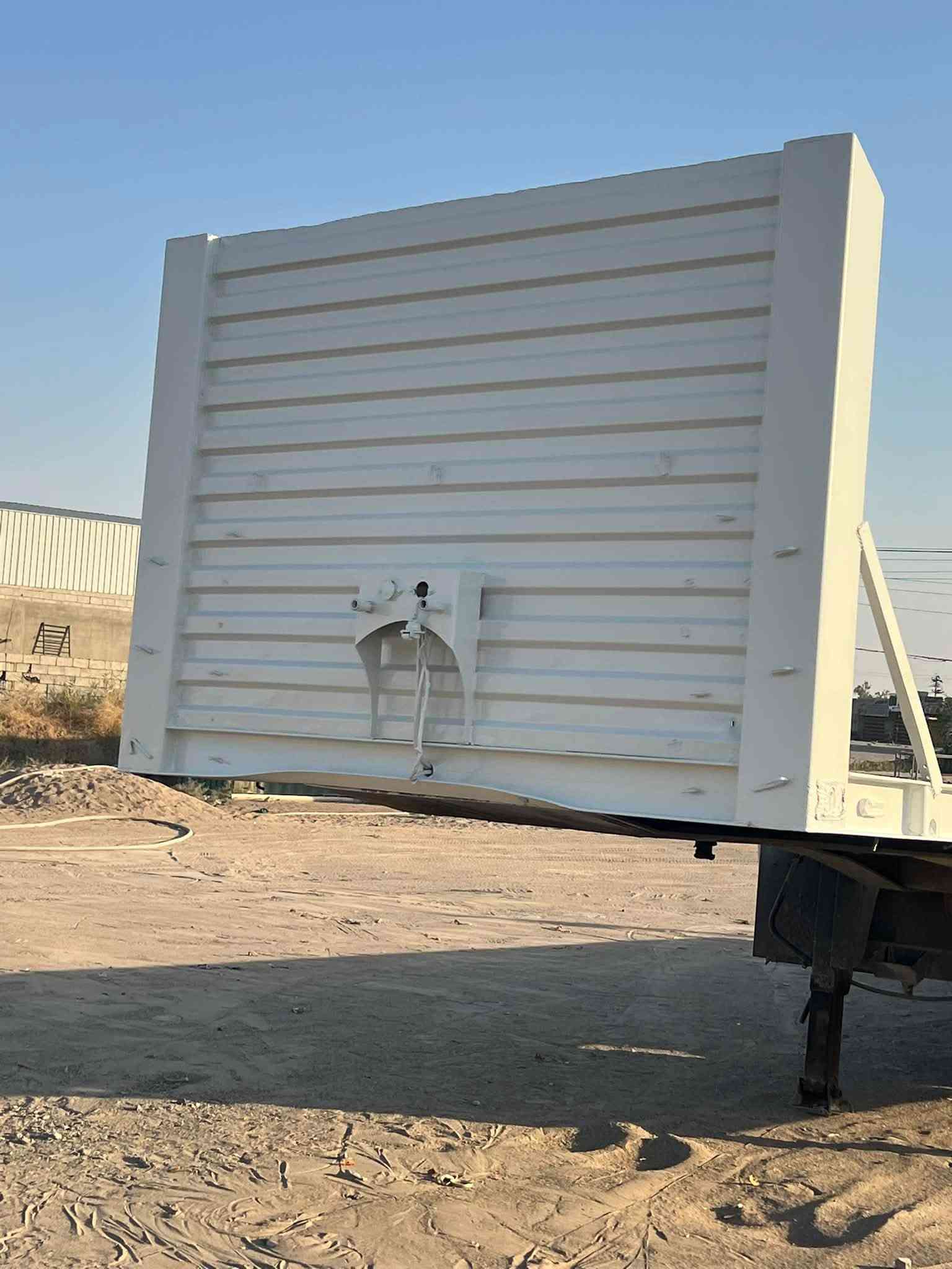 للبيع عربانه حداديه اربع دناكير جوبلس مزوج دبل تاير دنكيرين رفاع ثنين ثابث كهربائيات كله شغال دناكير 14 مربع شاصي شرط لا فطر ولا شي مكفوله

ماعزيها شي من جوه شغل طالعه فصخ وربط سليمانيه
سعرها 105 ورقه بيها مجال بسيط مكاني كركوك 
***********
