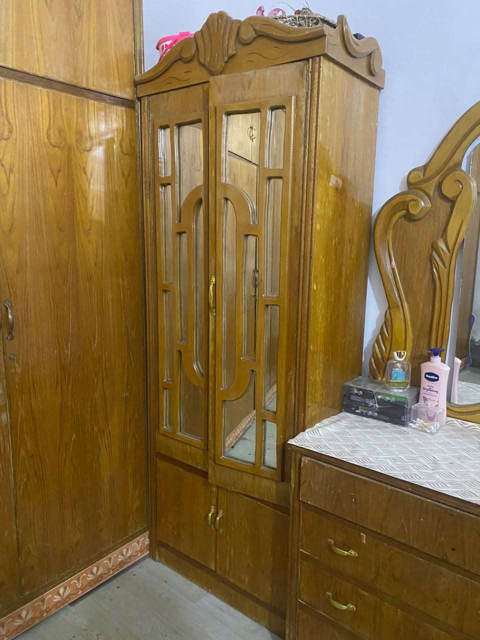 سلام عليكم سبلت وغرفة نوم للبيت وبسعر مناسب للتواصل الاتصال ***********
