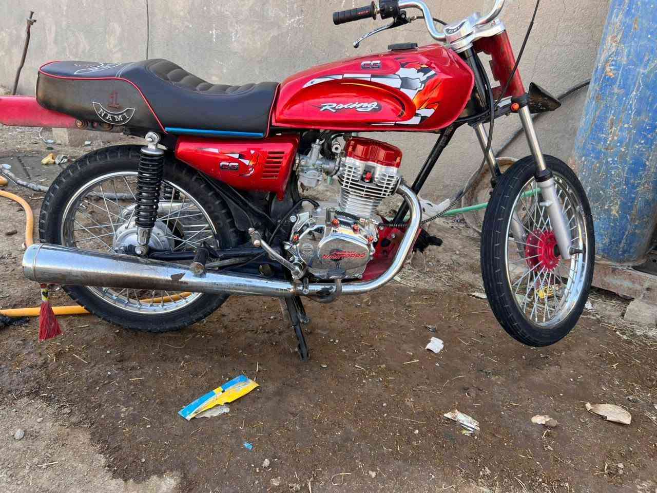 سلام عليكم دراجه لبيع بدون سعر 650وبيه مجال ***********
