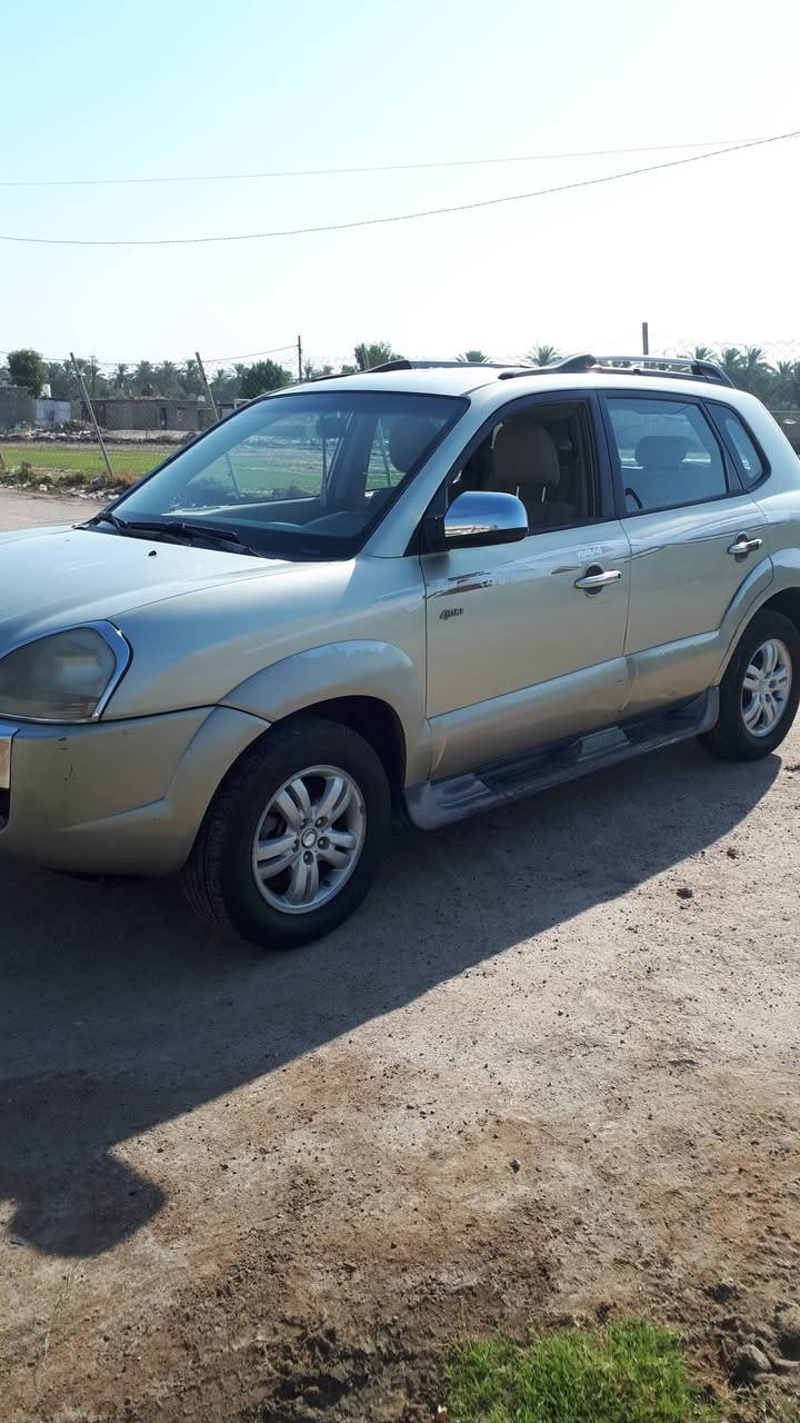 توسان ٢٠٠٩ خليجي فورويل 4WD السنوية لغاية ٢٠٢٩ رقم بغداد اللون رصاصي فضي السيارة بدون صبغ محرك ٢٤٠٠ اربعه سلندر ماشية ١٧٧٠٠٠كم السكن بابل المسيب السعر 122 ورقة رقم الموبايل ***********
