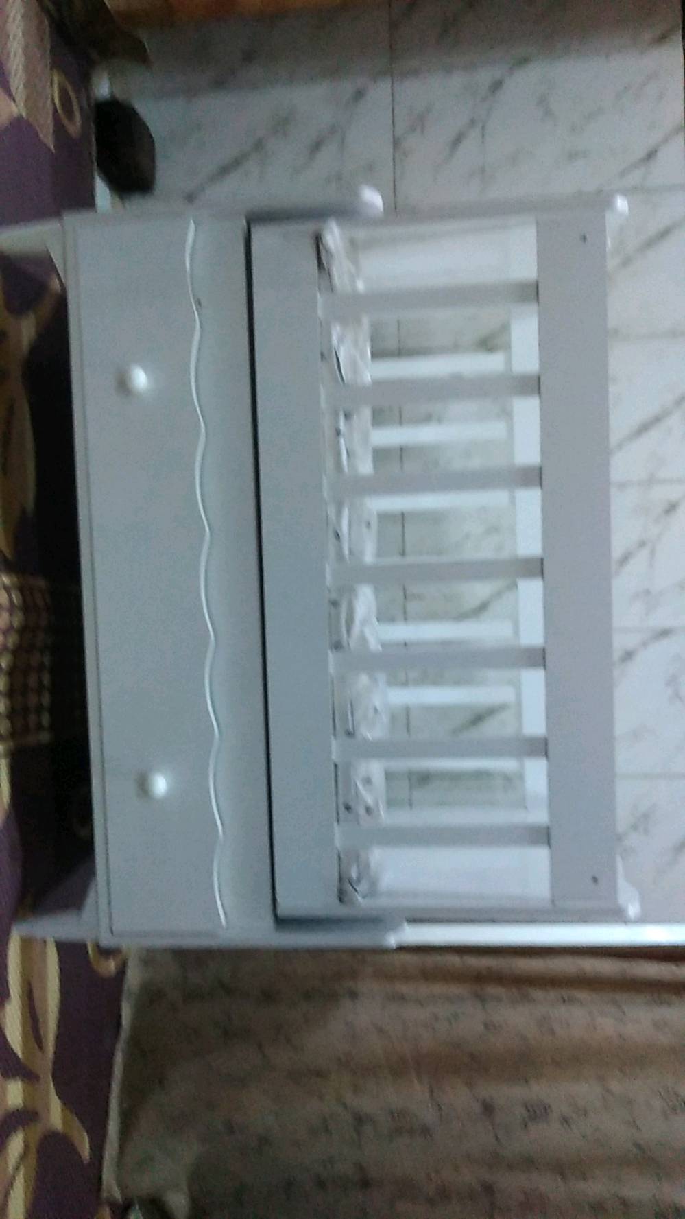 جربايه اطفال طول 120 يوجد فيه مجر و يوجد فيه دوشك خالص بيه تكفي لحد عمر اربع سنوات السعر 000، 120وبيه مجال الاستفسار الرقم ***********