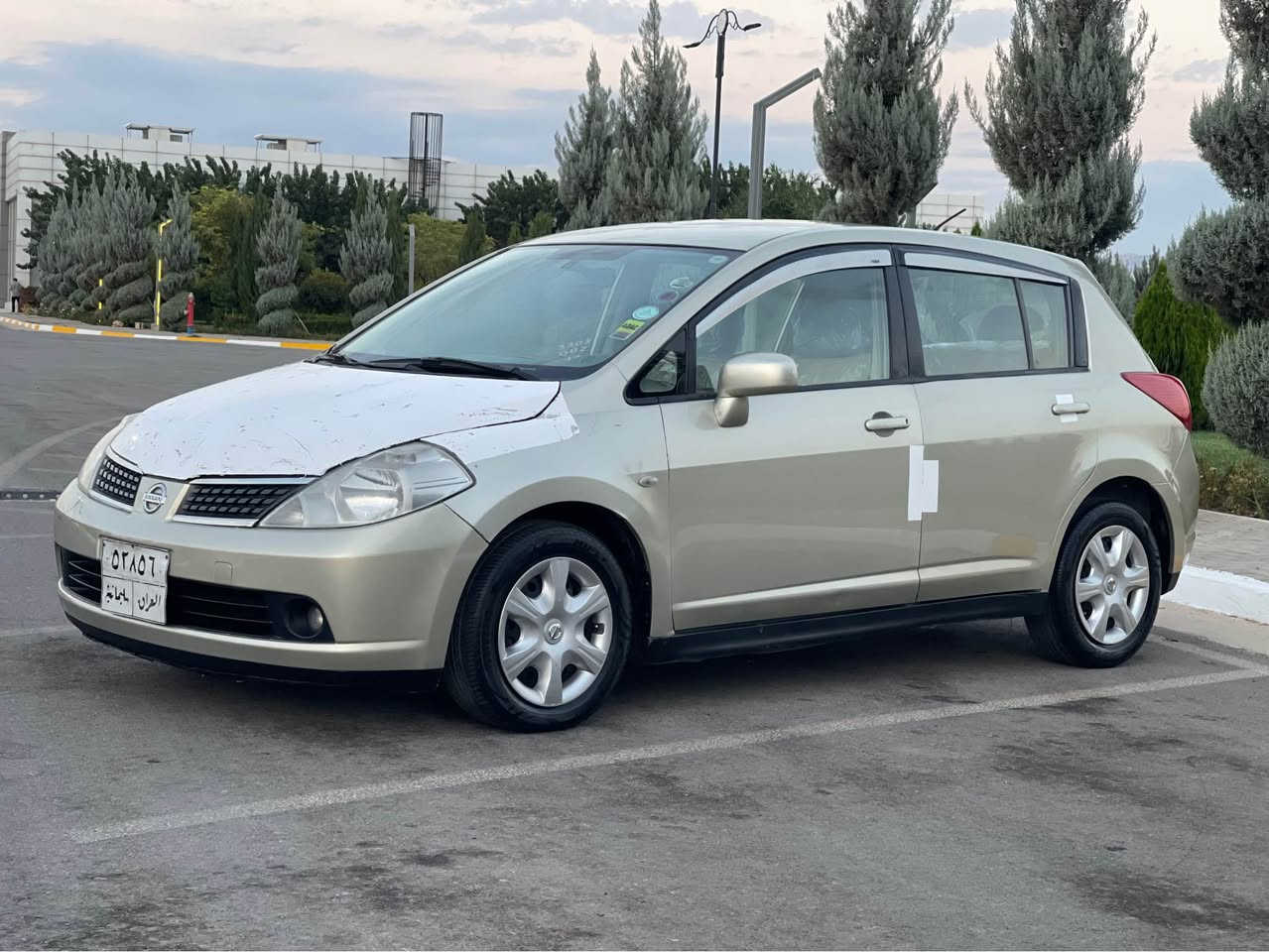 Nissan Tida 2007 

سعری ٦٨ گەڵاو معامەلە 

مواسەفات 
ناو زەرد 
٤جام کارەبا 
گێڕ ئۆتۆماتیک 
ئاوێنە کارەبا 

گێڕوو مەکینە بەشەرت 
کارەبای بەشەرت 

٤ پارچەی بۆیاخە 

سەیارەکە لە سلێمانیە 

ژمارەی موبایل *********** السليمانية, العراق
