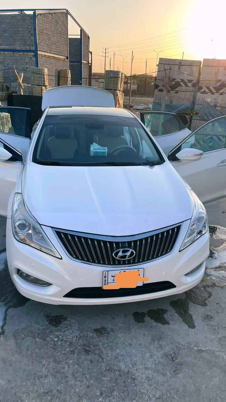 السلام عليكم اخواني الأعزاء ازيرا خليجي ٢٠١٢ رقم بغداد باسمي تخم تاير تخم ويل جديد تبرد ثلج كلشي بيه شغال وع البلادي السيارة محرك ٢٤٠٠ دوش المرغوب افول عادي وغراضة طبق الأصل سوناتا مظلع السيارة بيه صبغ أكثر من قطعه رش وليس حادث السعر ١٠٧$ واي سوال اني بالخدمة
*********** واتساب
