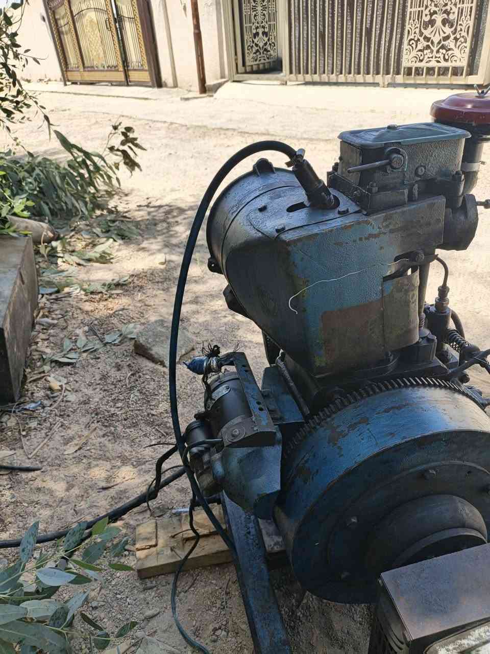 سلام عليكم عندي مولدة هندي البيع مولدة كلش نضيفة راس توليد 10 كيفي مولدة شغالة سلف أو هندر نوع مولدة توبلان أبو الكف لأستفسار تصال علة هاذا رقم ***********

