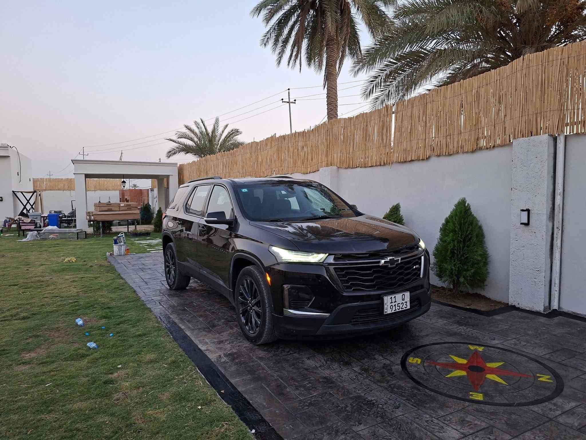 شوفرليت ترافرس RS 2023
اعلى فئة بالترافرس بجم رياضي دعامية اماميه RS يختلف عن باقي الفئات بالشكل 

مواصفات فول من كلشي 

فتحة سقف و بنوراما 
كشنات جلد تطريز RS احمر
دشبول مطعم بجلد 
قاصه 

كاميرات 360 درجة 

حساسات امامي وخلفي 

حساسات بالمري 

مري كهرباء 

تدفئة كشنات وسائق 

كشنات vip منفصلة 

بجم RS يختلف جذريا عن باقي الفئات 

ويل RS يختلف عن باقي الفئات 

الحادث 

تبديل 4 ابواب لون اسود مع تعمير بجهة السايق جاملغ امامي وخلفي والصندوق 

صبغ بسيط بالبنيد جزء صغير 

السعر 21800$  رقم بغداد حرة
***********
يعني 218 ورقة 

سعر جوه سوك ال RS ب 25 ورقة
