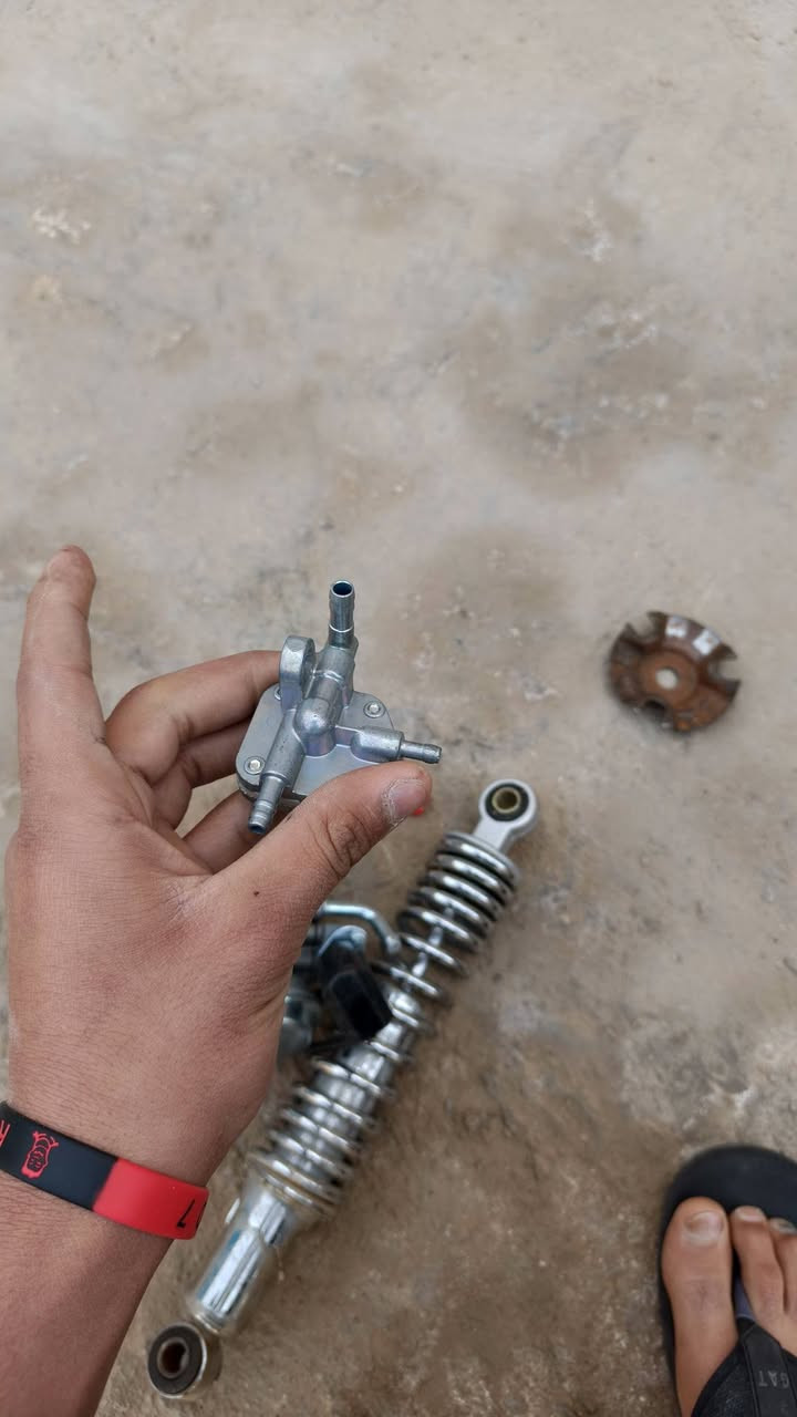 السلام عليكم حبايب غراض للبيع مكاني نجف حي ميسان الستفسار على هذه الرقم ***********
