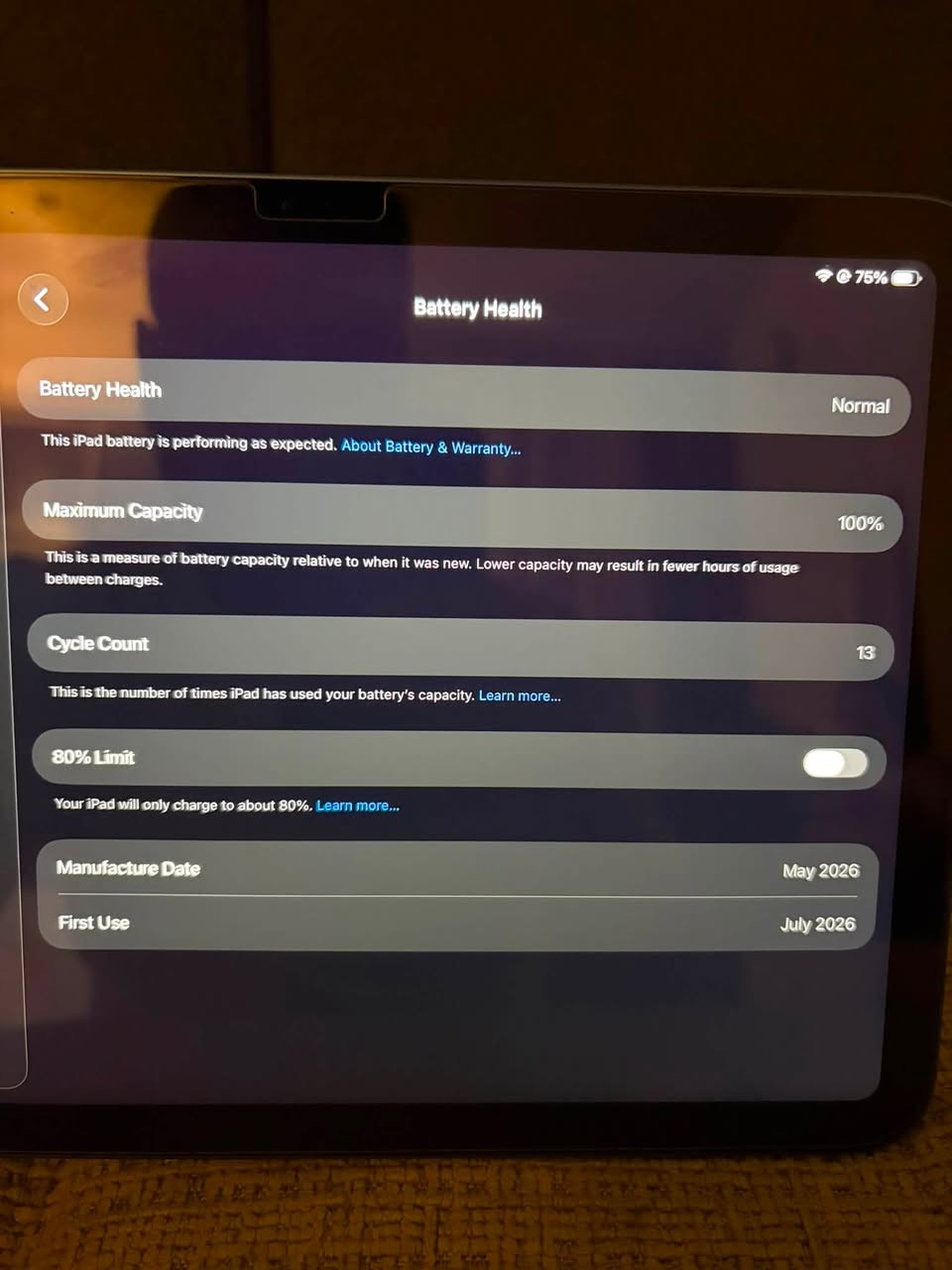 سلام عليكم
ايباد ابل iPad 11 ( a16 )
128 GB
لون سمائي 
بي حافظة دفترية + لزكة ضد الكسر للشاشة
باكيت اصلي + شاحن وكيبل اصلي
الجهاز مستخدم 6 ايام فقط
الجهاز مشحون 13 مرة فقط اخو الجديد
اني مشتري ب 610 الف 
وية الحافظة واللزكة صار ب 630 الف قبل ٦ اسبوع
للبيع بسعر 540 الف وهو اخو الجديد
موقعي بغداد الكرخ / ماعندي توصيل / 
واتس اب ***********

