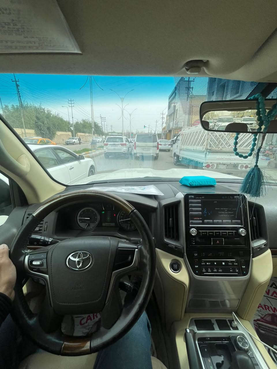 سلام عليكم
لاندكروز 2017 مكفوله 

مواصفات GX.R معروفه 6 سلندر محرك 4000

رقم بغداد ماشيه 130

السعر اتصل على الرقم

***********
