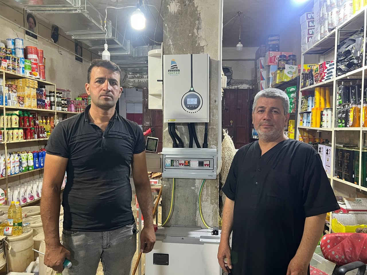 📖 بسم الله الرحمن الرحيم 📖

✨🚚 شركة القمة المتجددة 🚚✨

📅 التاريخ: 2026/6/18

تم بحمد الله وتوفيقه إنجاز وتنصيب منظومة طاقة شمسية متكاملة بأعلى المواصفات

📍 الموقع: محافظة صلاح الدين – قضاء طوز
📌  خلف جامع رسول الأعظم {صلى الله عليه وآله وسلم} 

👤 اسم الزبون: حجي جودت عباس ورد ☑️

━━━━━━━━━━━━━━━━━━━
🔋 مواصفات المنظومة 🔋
━━━━━━━━━━━━━━━━━━━

🌞 القدرة النهارية: (8) أمبير
🌙 القدرة الليلية: (8) أمبير

☀️ عدد الألواح: (4) ألواح نوع هوازن – 615 واط
✔️ ضمان الألواح: 15 سنة

🔋 بطاريات ليثيوم Blue Carbon بسعة (7,6 كيلو)
✔️ ضمان صيانة : 3 سنوات

⚡️ إنفرتر عشتار – 4,5 كيلو 
✔️ ضمان: سنة صيانة

━━━━━━━━━━━━━━━━━━━

🔒 ضمان حقيقي ( صيانة)
📄 عقود رسمية موثقة من الشركة

⚡️ كهرباء مستقرة 24 ساعة بدون انقطاع
✨ جودة عالية • أداء قوي • عمر طويل

━━━━━━━━━━━━━━━━━━━

🔥 لمعرفة السعر اكتب (تم) وسيتم إرسال التفاصيل على الخاص

📞 للاستفسار:
📍 المبيعات: ***********

📌 زورونا: طوز / شارع الإمام أحمد (ع)
مقابل مركت عمو طلعت

✨🚚 القمة المتجددة – ثقة • خبرة •
