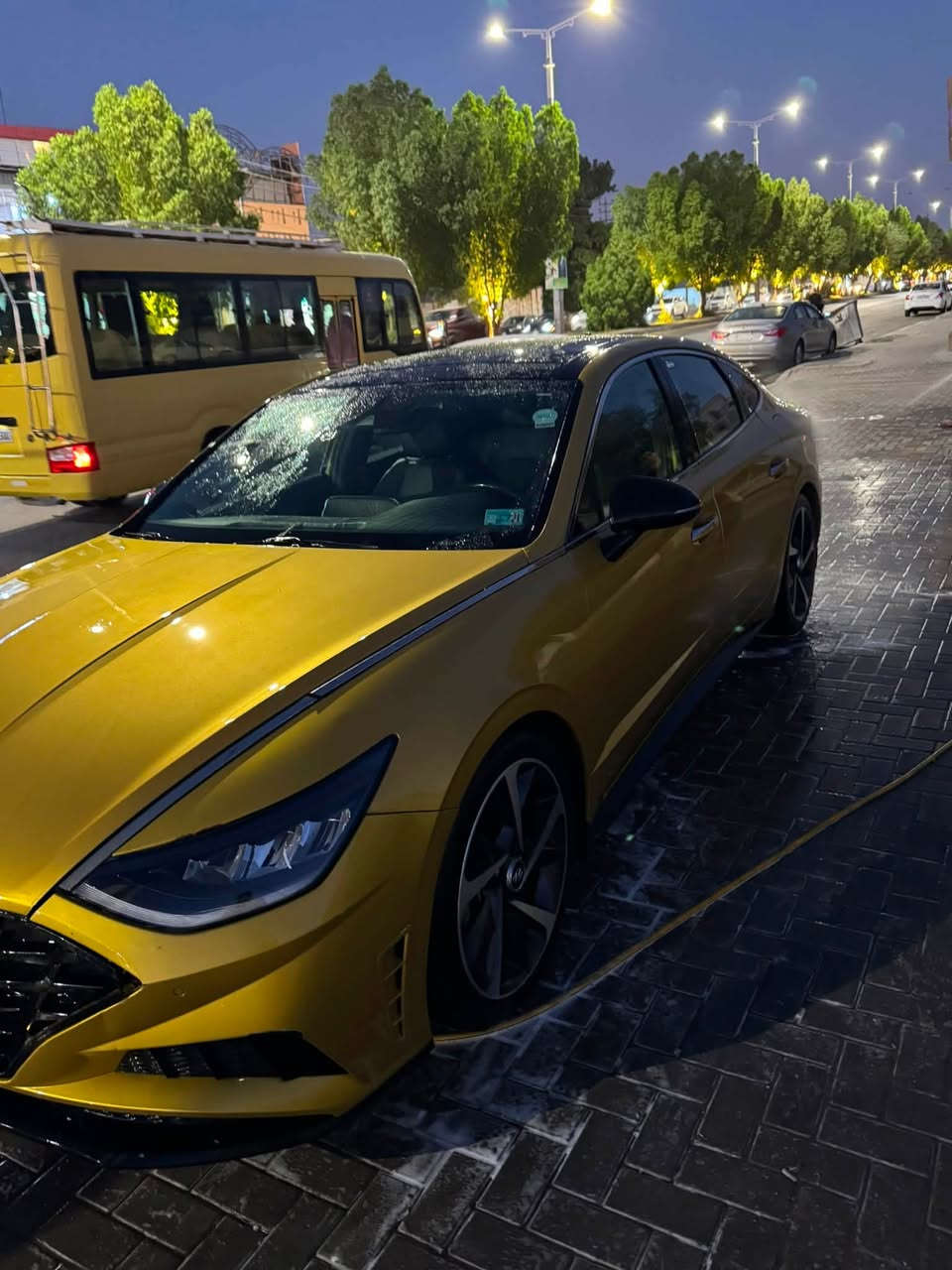 سوناتا موديل 2021 سبورت فول مواصفات 1600 تيربو كلش نضيفه السياره رقم بصره معوقين صارت حره حاليا سعر 150 صور الحادث موجوده ب الصور وبيه خدوش ب الباب المكان البصره المعقل ***********
