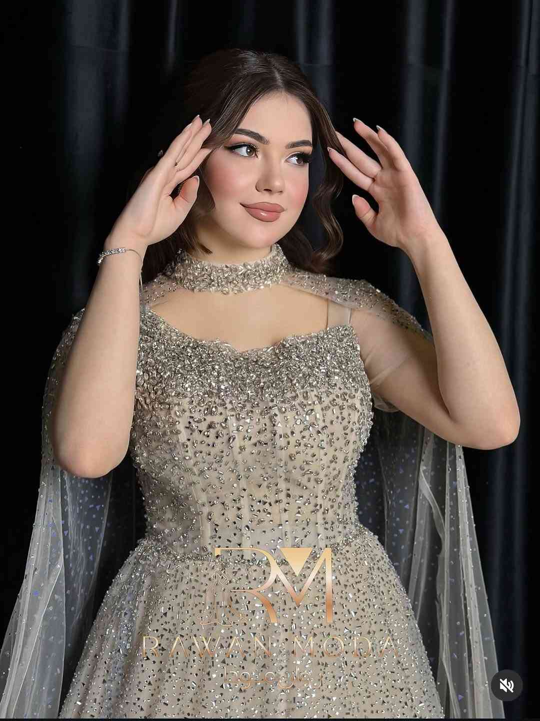 هنا كل ماتحلمين به 🧚🏻
ولكن بطريقه مختلفه💁🏻‍♀️

‎لێره‌ خه‌ونه‌كانت به‌ دیبێنه🧚🏻
‎به‌لام به‌ شێوه‌یه‌كی جیاواز 💁🏻‍♀️

‎عنوان : كركوك - شارع المحافظة - قرب فندق صنوبر

***********☎️
***********☎️

#explore #reels #followforfollowback #follow #photo karkuk slemani model bride bridal bridalmakeup salon makeupartist photography instagood instagram wedding weloveshopping drees shoping post reels
