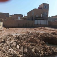 خلف المصرف • ٤٢٠م • ١٥٠م عن الشارع