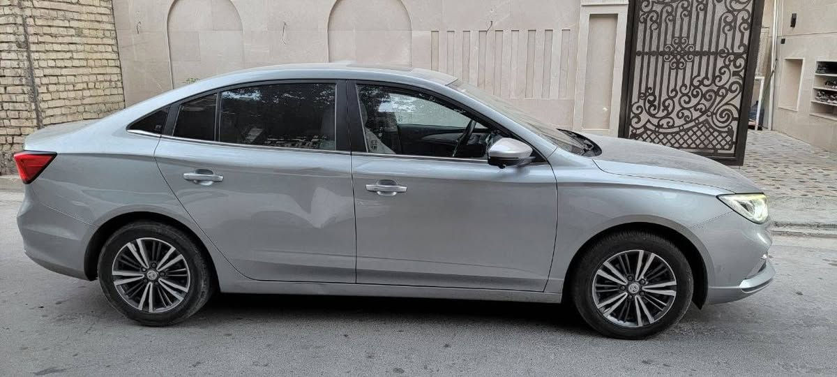 السلام عليكم 
MG5 2023
 الفول مواصفات 1/1
تحكم ستيرن 
كراسي كهربائي 
كشنات جلد
تدفئه كشنات 
تبريد 6 سرع ثلج
فتحه سقف 
رادار 360 درجه
حساسات اماميه خلفيه
مري شفط 
هاند بريك دكمه 
اوامر صوتيه
ماشيه 67,000
بعدها تحت ضمان الشركه 3 سنوات 
رقم اربيل تريد وكاله تريد تحويل مصفره غرامات
بيهة بس ضربه بلباب ترجع ع البارد و موضحه بلصور
السعر 108  وبيهة مجال قليل 
للاستفسار 
***********
***********
