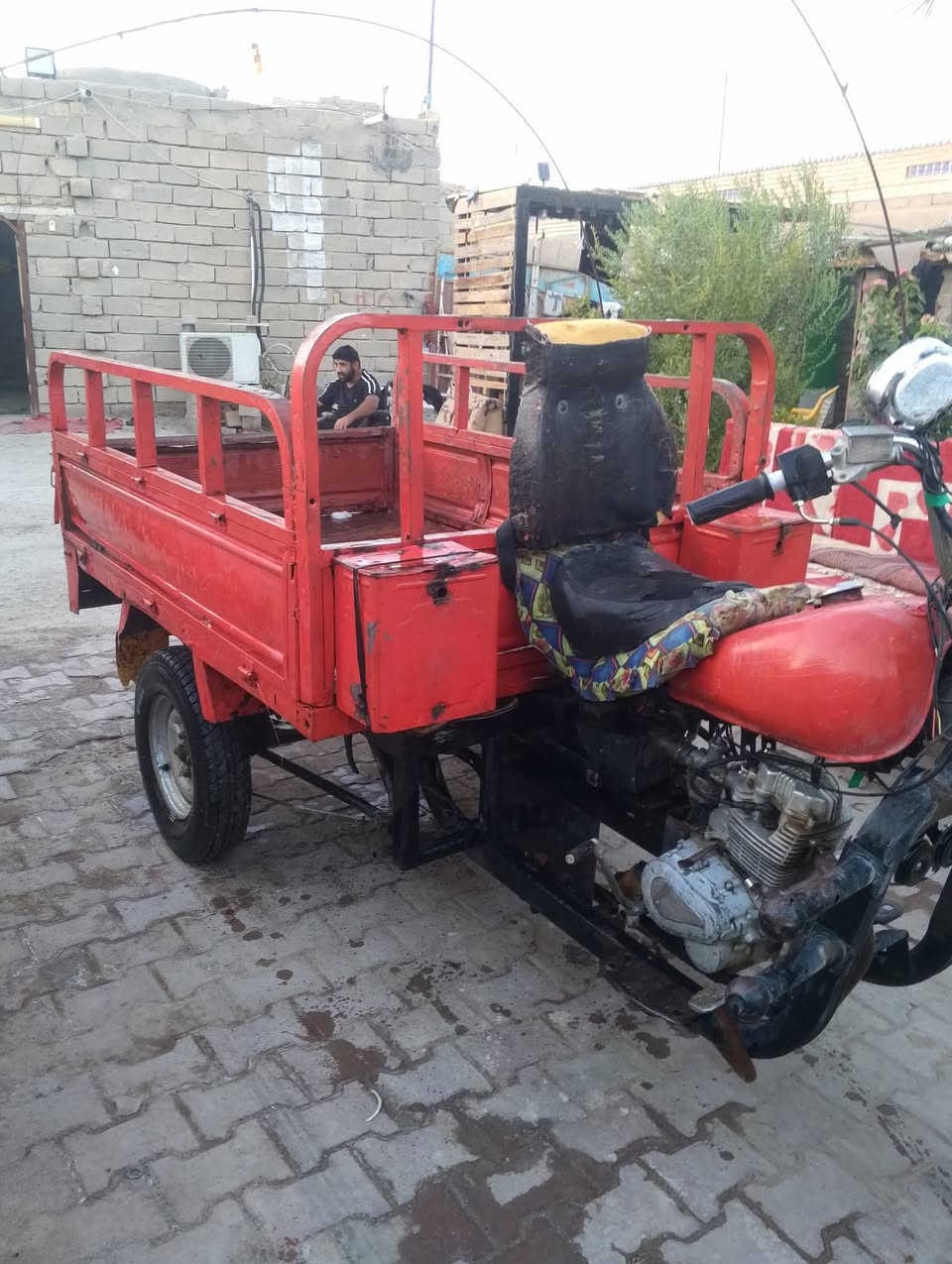 السلام عليكم ستوته للبيع 750 وبيها مجال ستوته تشتغل ستوته رقم اسود ضايعه سنويه سلف وهندر كهربائيات شغاله من الطول***********

