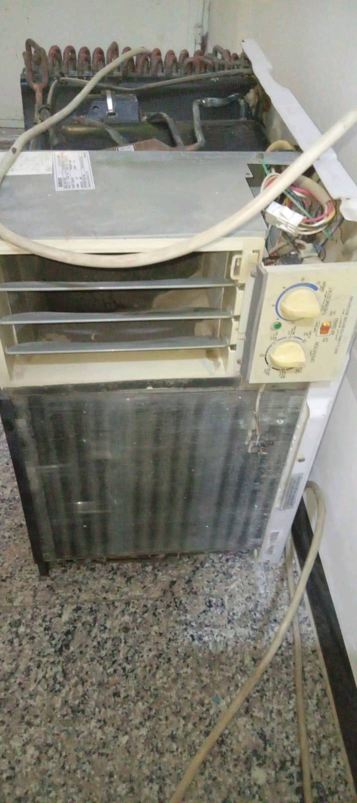 سلام عليكم ورحمة الله وبركاته عندي مكيفات اثنين للبيع رايدالواحد٣٥٠٠٠٠الف نظيفات اوشغالات
