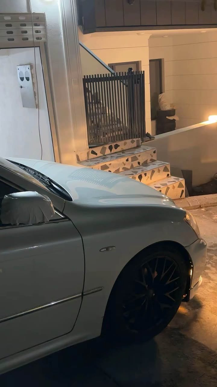 سلاوخوا لەهەمو لایەک شاهینە سپۆرت ١٨٢ سپی مۆدلی٢٠٠٥ بێبۆیاخ بەس شوێن موسەکانی بۆیاخە سەیارە زۆر زۆر جوانە بیلاد سپۆرتە ئەو عەتەرەی نوقسانە کراوە بەرۆیال مەکینەی نەکراوەتەوە کارەبایەتی کامل کامل بەشەرت تەپردی ساردو گەرم هەر ٥ بەسمەکەی ئیش دەکات مۆدەکانی بەمەزبوتی ئیش دەکاتت تەنانەت حاسەی پێشو دواشی ئیش دەکات سەیارە زۆر جوانە کامل جایز کراوە رۆنی مەکینەی تازە گۆردراوە  سەیارەکە کامل جایز کراوە کۆدی هەیە بەناوی خۆمانەوەیە بۆزانیارە *********** واستاپێشی لەسەرە  تکایە مشتەری نیت سەرم مە ئیشێنە السليمانية, العراق
