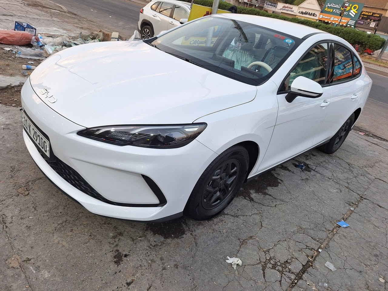 سلام عليكم ..
بي واي دي سيل 5 موديل 2025  BYD seal 05 
لون السيارة ابيض داخل ابيض 

رقم بغداد بأسمي تحويل مباشر 
سيارة ماشية   ٨ الاف الكلي
سيارة كلش جديده سواء داخل او خارج استخدام على ايد واحده من زيرو
مكفوله كفاله عامة
كير محرك كهربائيات بطارية كلى على وضع الشركه 

سيارة كاملة شاشتة معربة ومنزله برامج 
غراض السيارة كاملة من ارضيات فوم منفاخ 
كارت تشغيل NFC

مواصفات السيل 05 معروفه  : 
محرك 1500 + بطارية كبيرة بنضام البلكن هايبرد
 فول شحن و فول بانزين تمشي 2100 كيلو و اكثر
سيارة تشغيل بصمة دخول بصمة تشغيل عن بعد 
داخل ابيض كشنات جلد شاشة وسطية كبيره + شاشة عدادت دجتل
فول تحكم ستيرن اوامر صوتية كروس مثبت سرعة حساسات خلفية
انارة امامية فول زينون فول LED سكن LED بك لايت LED ، 
قطعتين تبريد مناخ منفصل ، وضعيات قيادة SPORT eco normal .
ملاحضه بيه رصعه زغيره كلش ماتبين 
السعر ١٩٨٠٠ 
الاستفسار ***********
مكان السياره بغداد مدينة الصدر الاورفلي @

