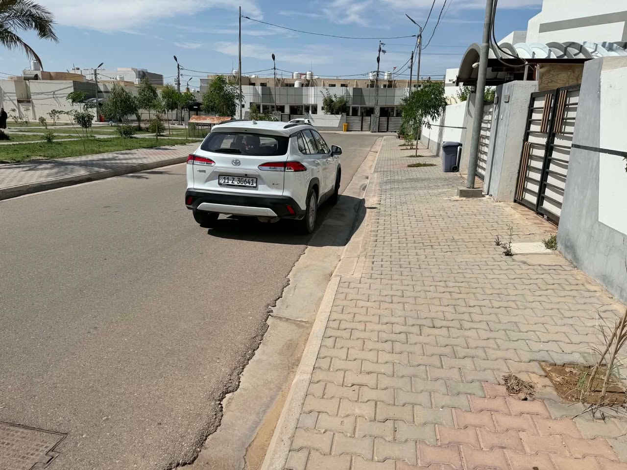 السلام عليكم بيت في مجمع الرواد للبيع
طابق واحد يتكون من 
ثلاثه غرف نوم 
منور 
استقبال 
مطبخ 
هول 
ممشى 
البيت حر (السند غير مطلوب للعقاري )
ملاحضه موقع البيت مقابل مساحه خضراء مثل ما موضح في الصور 
للاستفسار اكثر ومعرفه السعر الاتصال بالرقم 

ملاحظه(خاص ما اجاوب اني موصى بلنشر اتصل على الرقم واستفسر )

‭***********‬
