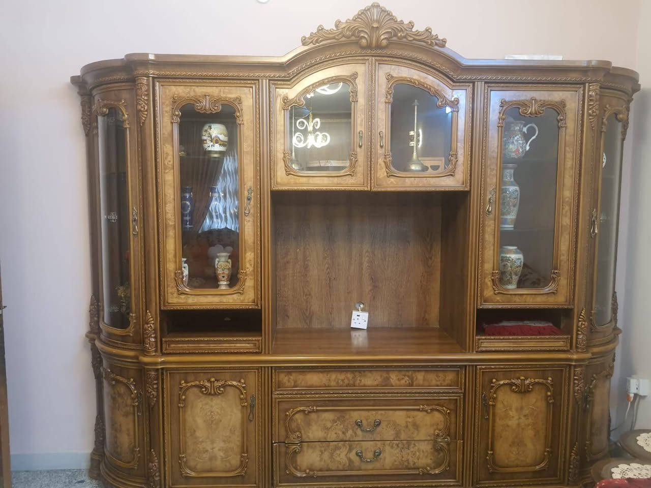 بوفية ماليزية زائدة عن الحاجة على من يرغب في أخذها مجانا ليتصل مكاني في حي الجهاد ***********
