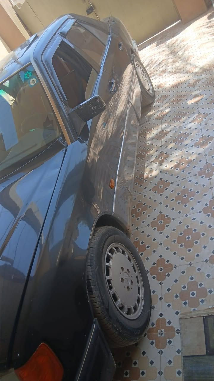 السلام عليكم سياره مارسدس دب حجم 300 موديل 89 كير ومحرك ففتي بطه3000 السياره خير من الله السياره مصبوغه عام للجماليه ونصبتهه حلوه السياره بسمي تحويل ثاني يوم دوشمه داخل جديده تبريد تدفئه كله شغال العنوان 
ديالى بعقوبة رقم الهاتف ***********
السعر 48 وبيهه مجال للطيبين
