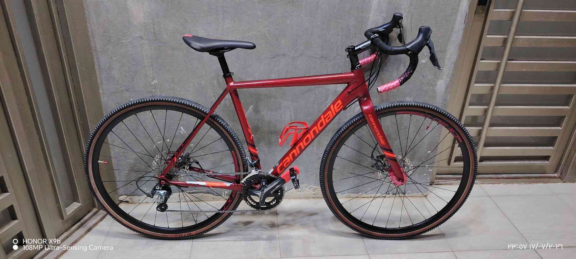 متوفر للبيع...
دراجة كرفل نوع cannondale قياس الفريم ٥٤ مناسب لطول ١٧٠ فما فوق
السستم تياكرا ٢ في ١ ميكانيكي شغال ١٠٠٪١٠٠
بيهه بعض الشخوط موضح بالصور والفيديو المرفق
السعر النهائي ٧٥٠ الف دينار قفل
عنواني الزعفرانية منطقة الأمانة
رقمي *********** واتساب ماسنجر
