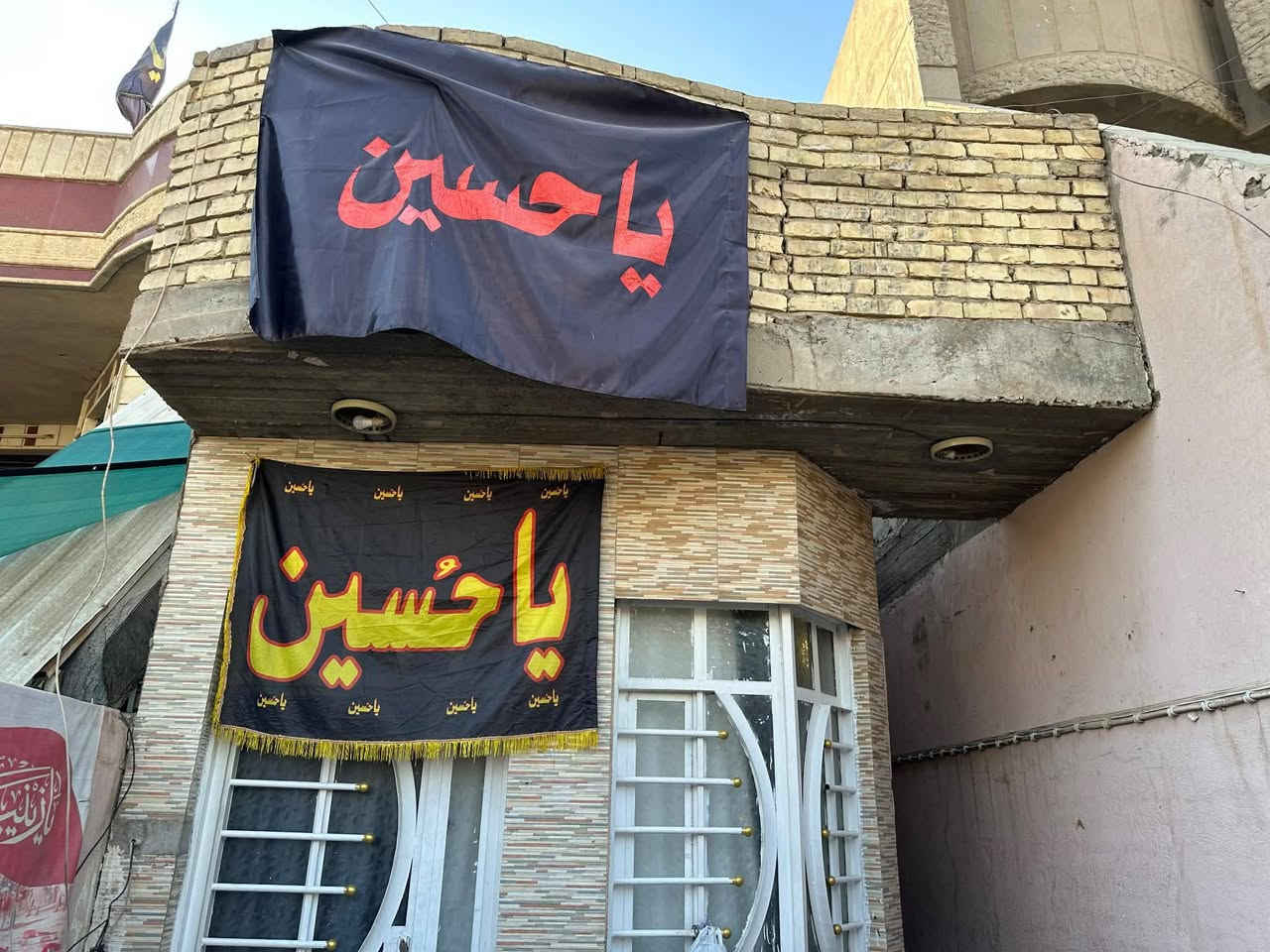 دار للبيع طابو صرف
مساحة ١٢٠ واجهة ٤ النزال ٣٠ طابق واحد 
استقبال وصالة مطبخ وغرفة نوم وصحيات بناء الالفينات 
العنوان بلديات شارع المستوصف قرب مدرسة المميزين الاهلية للأستفسار اكثر الاتصال ***********
