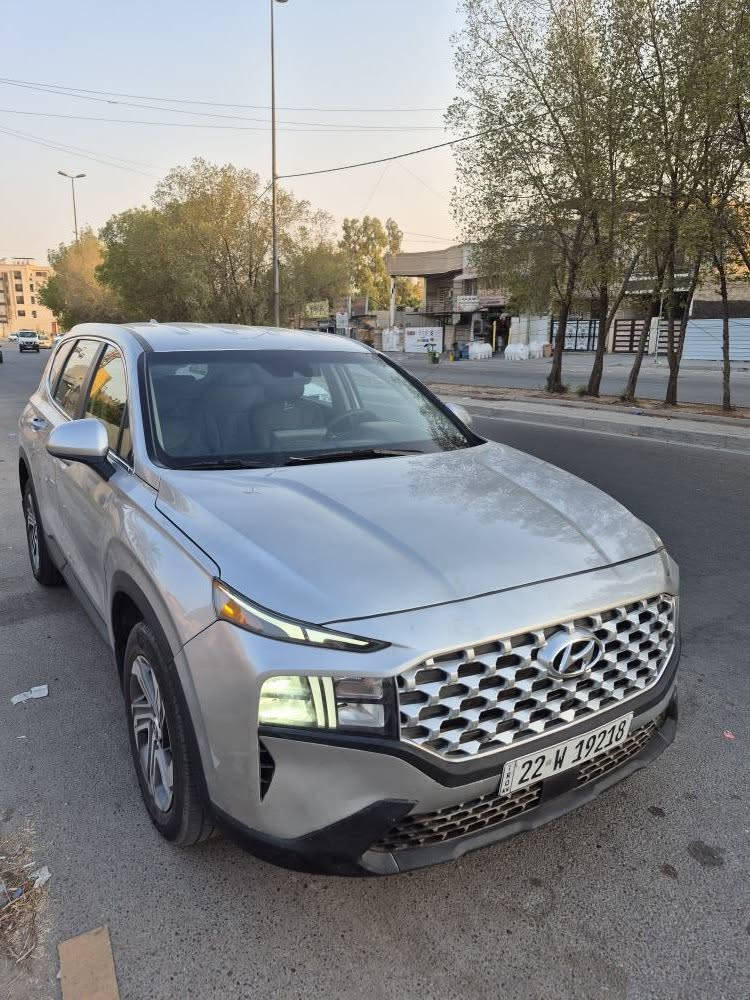 السلام عليكم 
سنتافي 2023 
مواصفات SE 
مكينه 2500 
شاشه كامره 
رادار امامي وجانبي 
قيادة ذاتيه تحديد مسار 
مثبت سرعه تفاعلي 
تبريد قطعتين 
ماشية 50 الف ميل 
بيها نص بنيد صبغ وجاملغ بارد 
ايرباك دركة وبردة 
السعر 187 وبيها مجال 
مكاني بغداد 
*********** 
*********** بغداد, العراق
