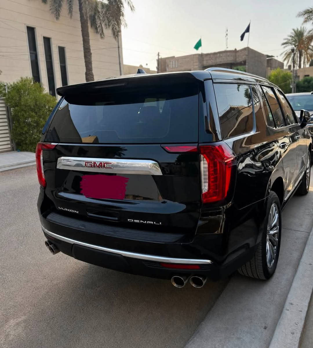 السلام عليكم

للبيع GMC يوكن دنالي 2023 — فول الفول وماشيه قليل جدا

السيارة مغلّفة بالكامل PPF، ومكفولة كفالة عامة من الصبغ والتبديل، عدا بارد بالجاملغ الأيمن.

الممشى: ٢٩ ألف
رقم بغداد الجديد باسمي، والتحويل ثاني يوم.

المواصفات:
• جكات
• بانوراما
• كاميرات 360
• حساسات أمامية وخلفية
• رادارات ومانع اصطدام
• دات شو
• كشنات منفصلة أبيض ملكي
• تدفئة وتبريد وتدليك الكشنات
• ذاكرة حفظ وضعية الكشنات «ميموري»
• جنطة كهربائية
• شاشات خلفية
• كيجات شاشة إلكترونية
• دوسات كهربائية
• فور ويل
• ثلاجة
• شاحن وايرلس

المكان: بغداد – حي الجامعة

السعر: 535 وبيه مجال حگ الجيّة

للاستفسار: ***********

