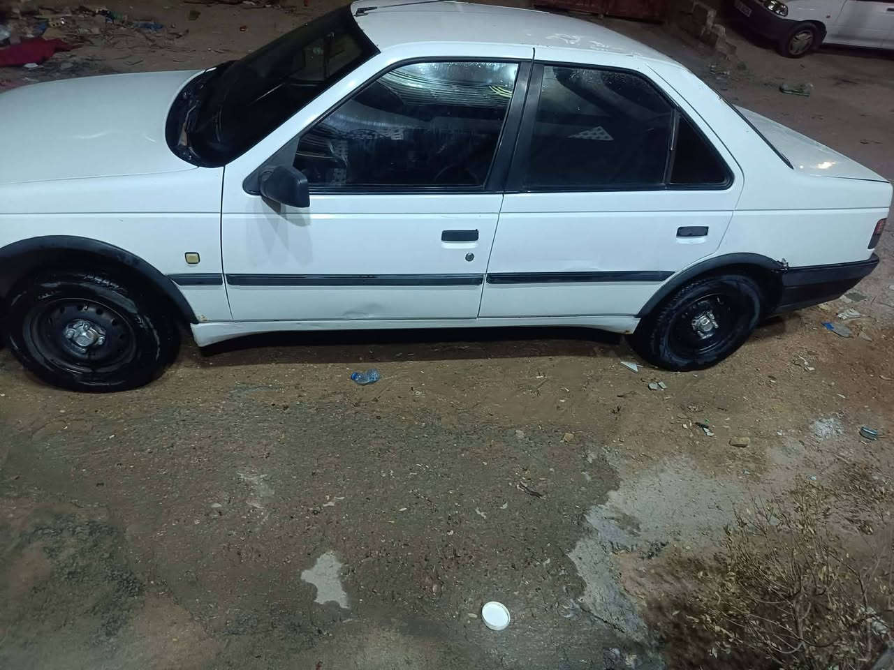 سلام عليكم بيجو روئ مديل ٢٠٠٩ رقم بغداد بيه بنيد امبدل السياره مابيه صبغ مكفوله تبريد ثلج حدايده مكفوله اكسن بي ونه بسيطه مكان السياره كربلاء طوريج السعر ٢٣ وبيها مجال اتصل ***********

