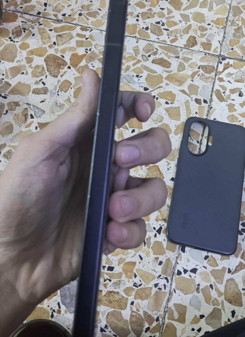 بوكو F7 • اسود • ضمان ٤ أشهر