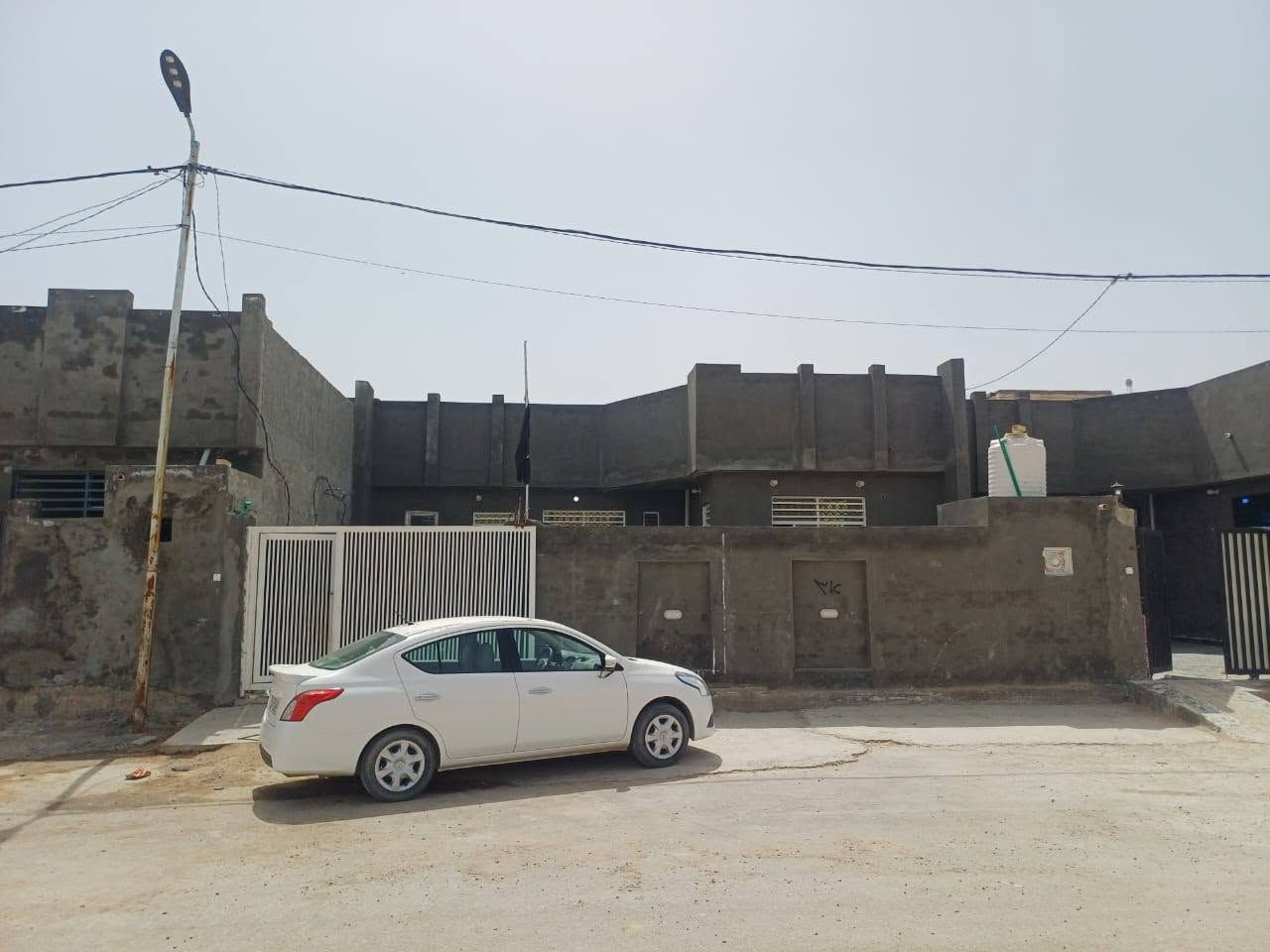 دار للبيع 300م ( مكتب النور)
*********** وتساب

موقع /نجف 🏡شارع المطار
#مقابل قرية الغدير عمود  262 

البناء درجة اولى كامل مفتاح 🔑🏡

غرفتين /صاله/مطبخ / ستقبال/ صحيات/
بناء فول/ اساس + سقف كونكريت + طابوك

ألخدمات 🏡 #البيت مقابل ملحق قرية الغدير 
ماء/كهرباء/مدارس/سوق/تبليط/لحد الباب
