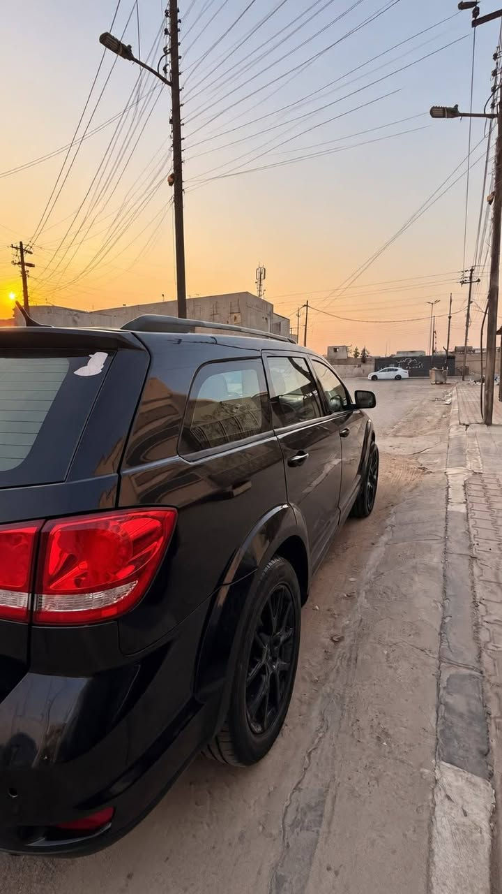 السلام عليكم مديل 2018 بغداد 6سلندر غرق السيارة باسمي توجد ملاحظات السعر 120$ بيها قليل مجال التواصل ***********
