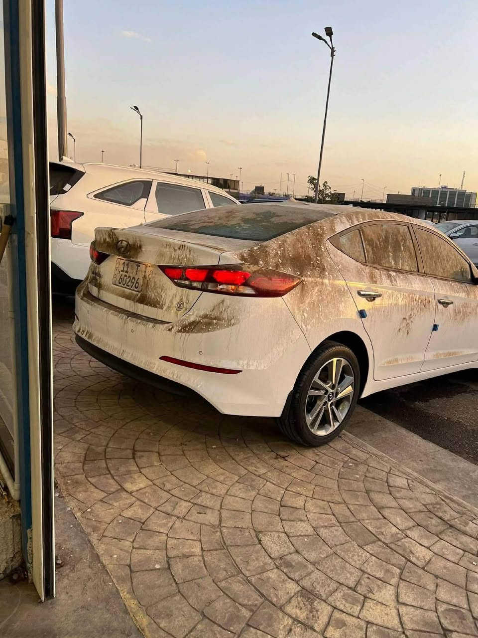 إلنتره  2019 خليجي فول واحد عله واحد مكفوله كفاله عامه رقم بغداد بسمي تحويل ثاني يوم سياره جديده بعده بوضع الشركه ماشيه ١٠ الف  لا مصفره ولا شي  مكان سياره الرمادي ***********

