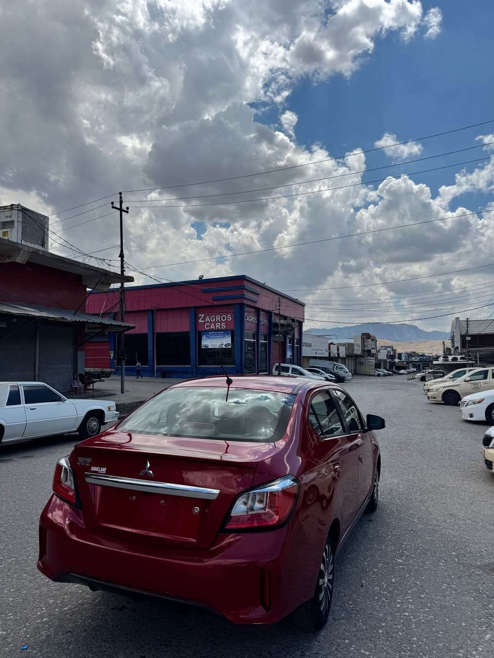 ميراج ٢٠٢٣ 
سياره بدون سبخ بدون دواخ بدون ايرباك 
بي تعديل بل جاملوخ 
ماشبه ٢٥ الف 
حيل نضيفه 
بدون رقم تترقم شيمالي 
مكان سيارة ب زاخو 
☎️***********☎️
🔥سعر 80 بي مجال بصيت 🔥 زاخو, دهوك
