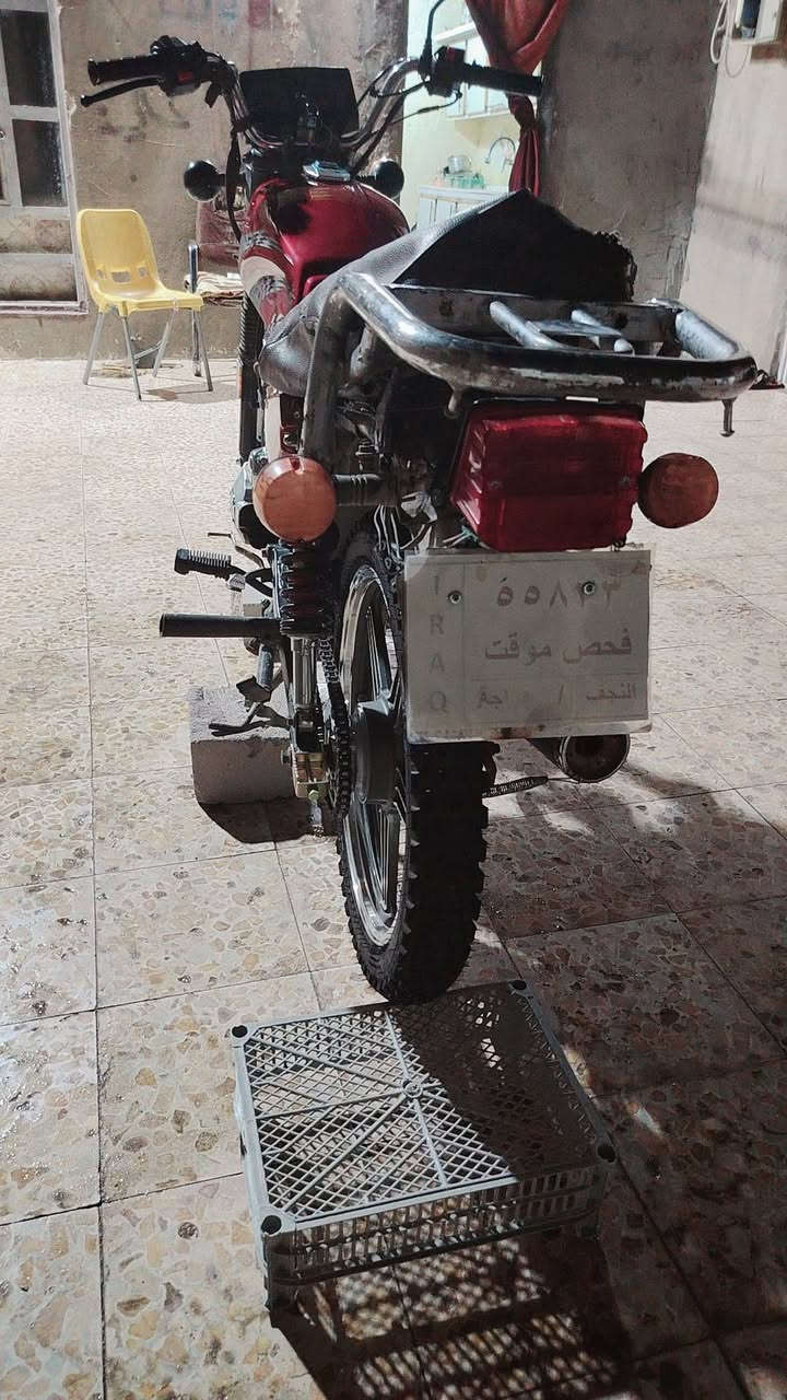 سلام عليكم دراجه للبيع كلها جديده شوفت عينكم
1.ويل وتاير وطبله جديد 
2. محرك ستوته جديد 
3. ويل خلفي وماشه وتاير وطبله جديد 
4. تخم كهربائي جديد
5. تانكي وصفاحيات جديد 
6. رون وعداد بانزين شغال
دراجه نظيفه ماعيزه شي ربع ما اذب عليها السعر ٦٠٠ وبي مجال عنوان نجف حي الميلاد الرقم 
***********
