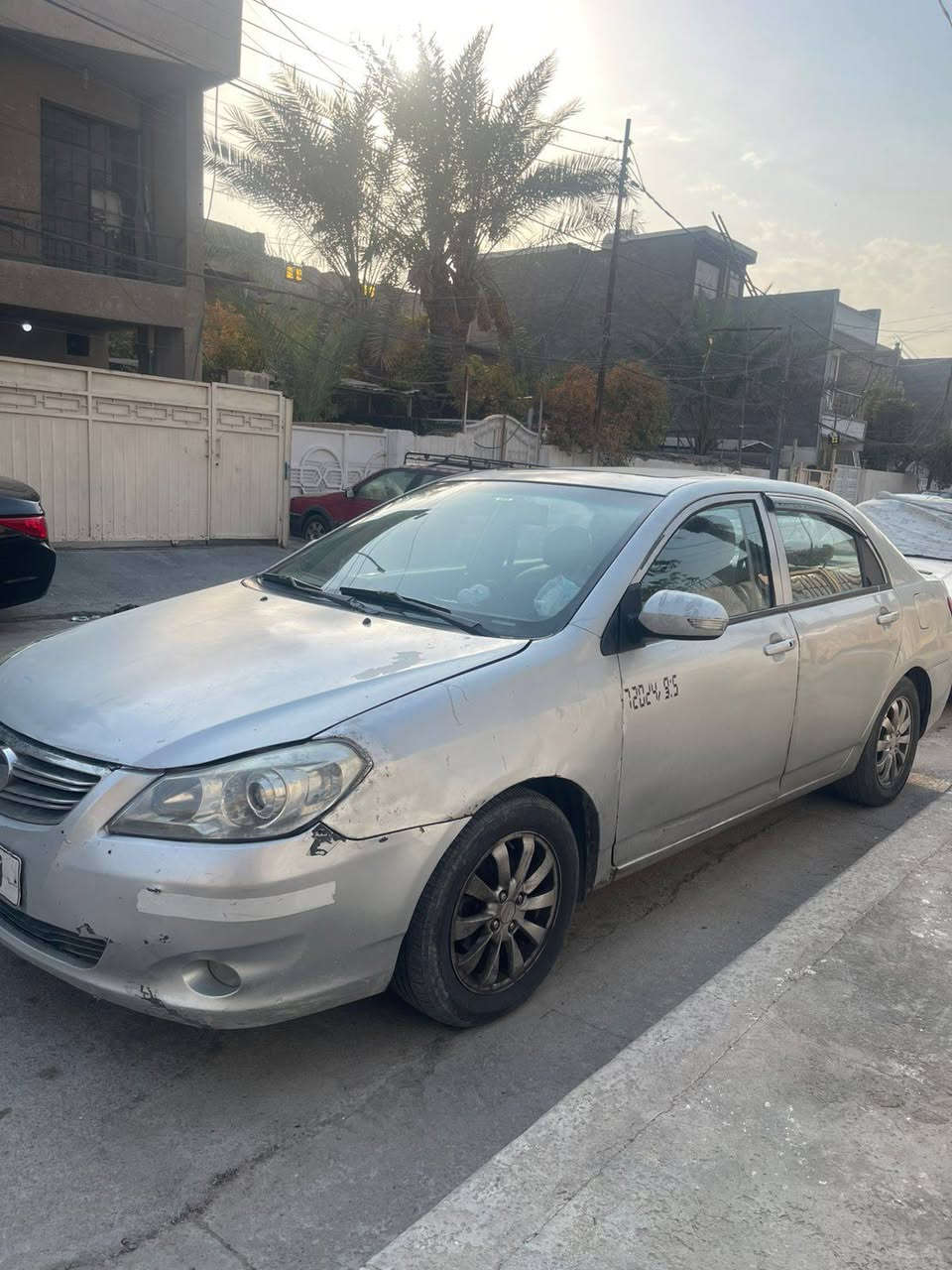 للبيع BYD G3 2013  رقم واسط انكليزي مميز مشروع وطني 
بيها قطع صبغ
كير محرك 1800 كورلا 
تبريد شغال فان غاز صوندات مروحة كله جديد 
كهربائياتها مرتبها على ايدي 
منظومة زنون عدسة جديدة 
سياره شوف العين 
نقص صدر تعبان 
نقص يدة باب امامي 
والباقي كدامك
بيها ضربة بالجاملغ الخلفي ومعدلة 
وبيها بالبيبان معجون 
السيارة راعيها موجود باسمه شرط تحويل مكاتبة مرورية وتحويل ثاني يوم 
سعرها 45 مكانها طالبية او سبع البور
***********
