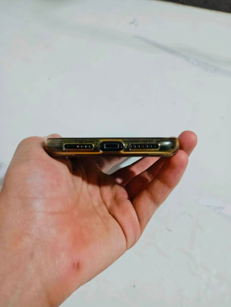سلام عليكم موبايل 📱 أيفون 11برو ماكس للبيع ما بدل أي شيء بعدة جديد السعر خاص المكان ديالى المقدادية رقم ***********
