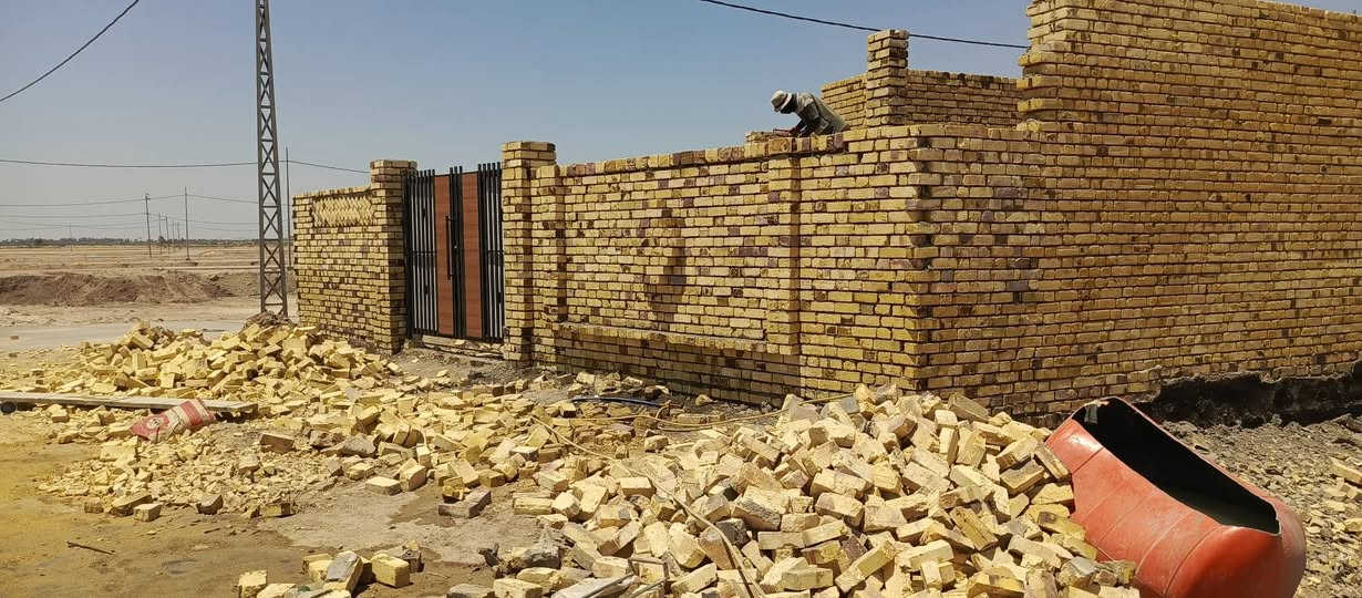 سلام عليكم خلفه بناء شغل درجة اوله تحت اشراف مهندس نشتغل جملونات كرسته وعمل وقصاد أيضا جميع أنحاء محافظة بابل الاستفسار اتصل على الرقم التالي ***********
