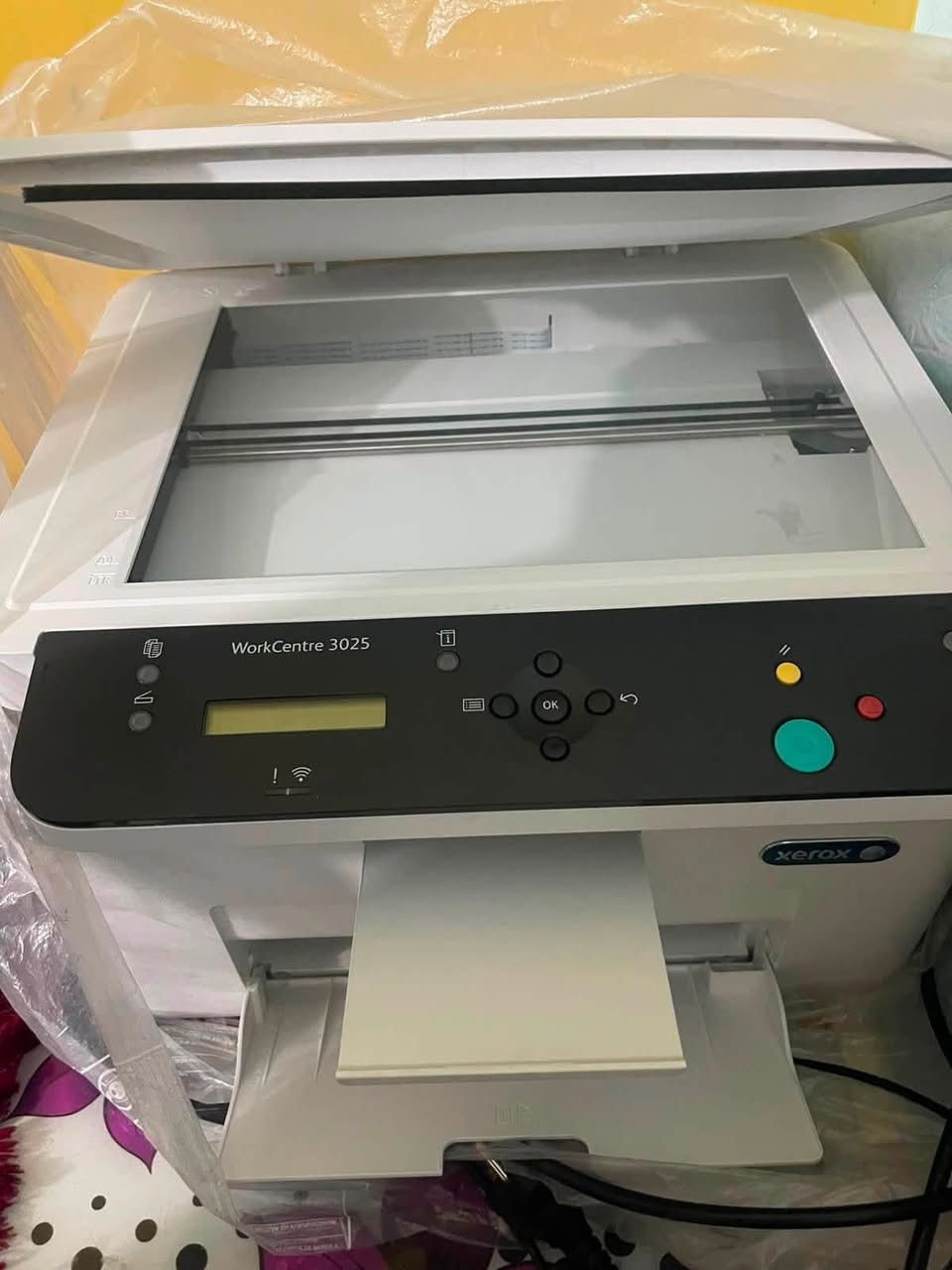 السلام عليكم
طابعه xerox اخذتهه من درست ماجستير تشتغل على الواي فاي والطباعه ليزر عادي اخذتهه بسعر ٥٠٠ اريدهه ب ٣٠٠ وبيهه مجال
مال بيت استخدام قليل نضيفه كلش
مكاني بغداد وعندي توصيل

للتواصل اتصل  ***********

