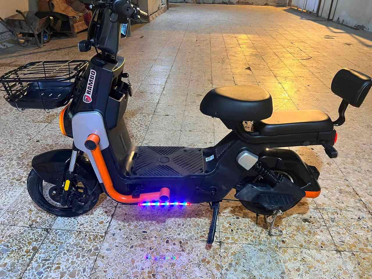 ‏للبيع دراجة كل شيء ما بيها بعدها بكيس عنو البصرة استفسار خلي خاص
***********
