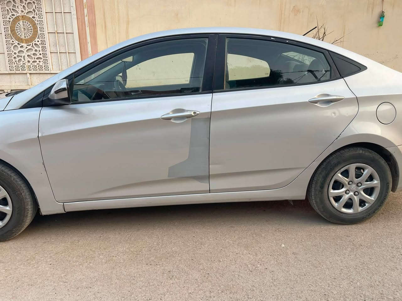 السلام عليكم

اكسنت امريكي  موديل 2013 محرك gdi 1600

تخم تايرات باتري حدادية كلة جديد

كهربائيات كير محرك كله مكفول

ضررها من امريكا قطعة فقط جاملغ وهنا بالعراق طخة خفيفة بالبنيد 

رقم ديالى جديد سنوية 2031 بأسمي

للاستفسار خاص او ***********
