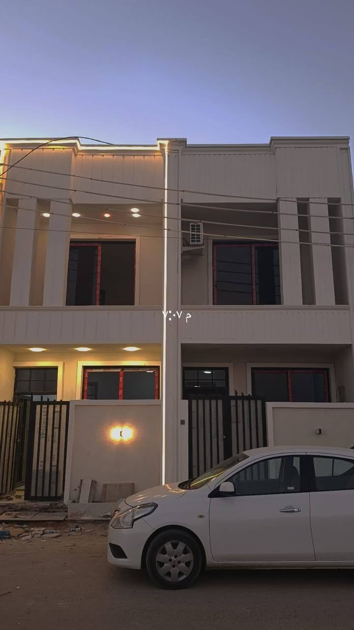 السلام عليكم 
للبيع بيت زيرو تحفه
بسعر مناسب بأسمي تنازل شركه
شبابيك المنيوم سلايت 
أبواب صاج تركي
 
غرفتين واسعه  ٤.٥ متر
مطبخ كبير ٦ متر
استقبال واسعه ٤.٥ متر
بيتونه كبيره 
بواري سبلت تقطير و ستلايت دفن
٥٠ متر 
الدوره خلف أفران الزيتون 
٥ دقايق عن الطابقين 
تبليط ماء كهرباء نت لباب البيت 
للأستفسار خاص او واتس ***********
