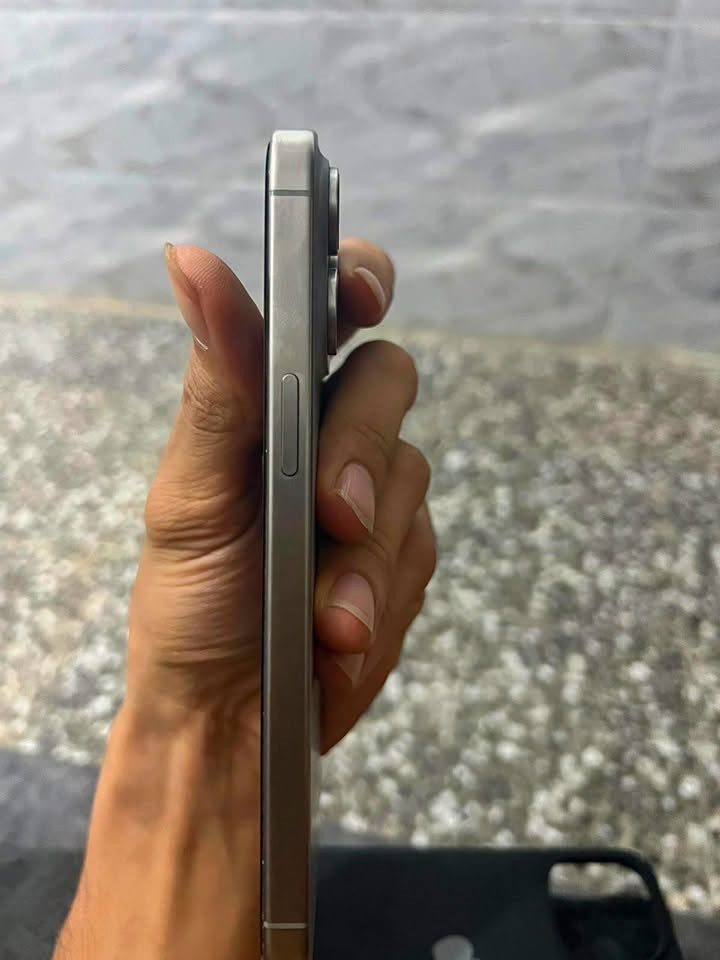 15
PRo MAX
ذاكره 256
دبل سيم +شريحه الكتروني
بطاريه 90 الاصليه مامصعده 
مبدل شاشه نوع GX 1
3 خيارات
فيس ايدي شغال 
السـعر 800 وبي مجال
***********
مكاني موصل ماعندي توصيل
